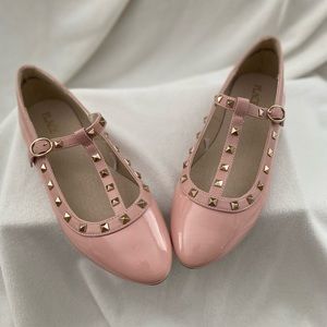Brand new Girls size 6 pink & gold dress shoes by Children’s Place